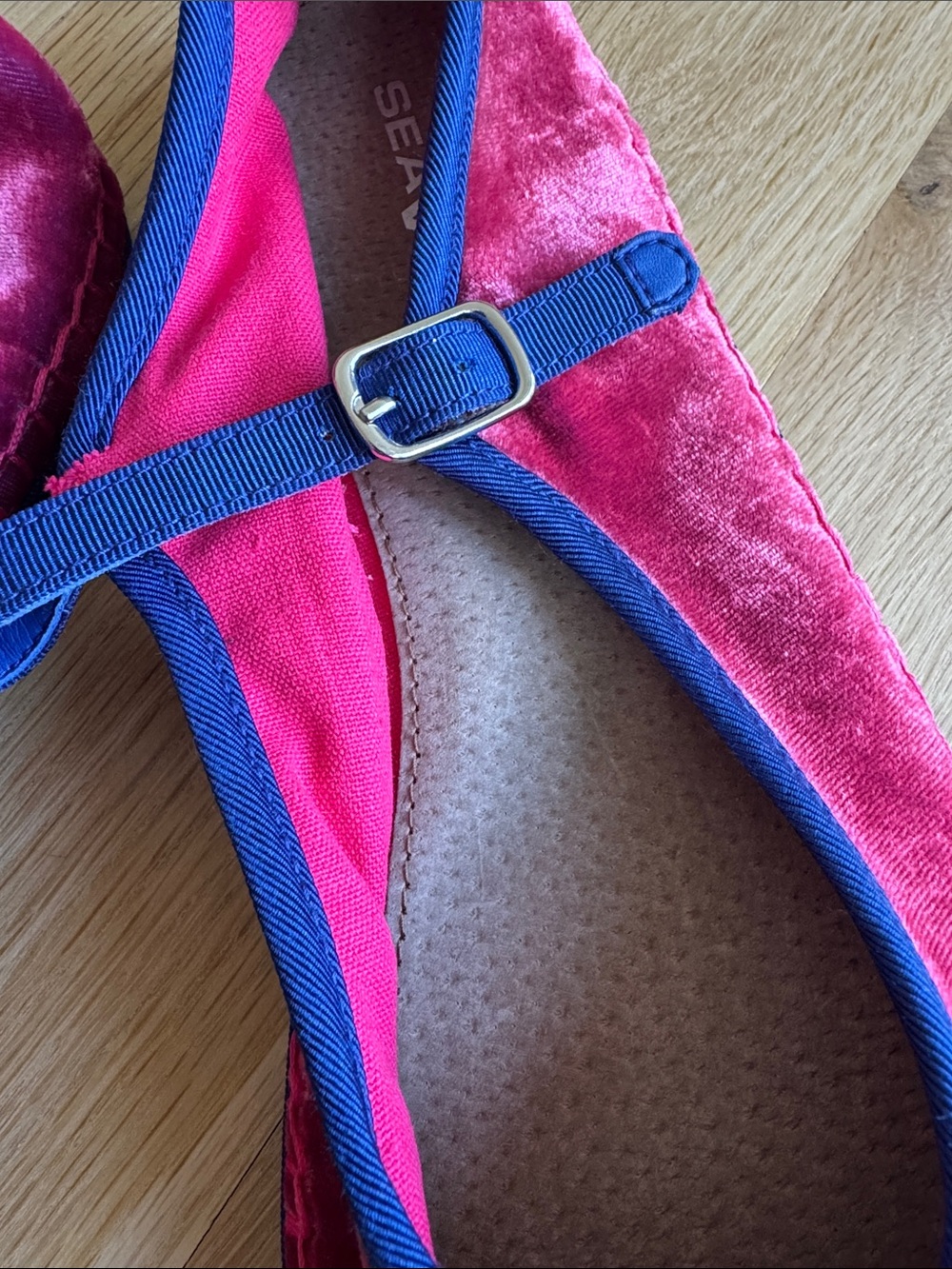 Carlyle Pink Velvet Mary Jane Flats with Navy Trim - cotton candy size 10 - Picture 11 of 11